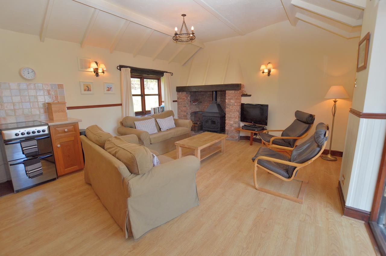 Three Gates Farm Holiday Cottages Huntsham Exterior foto